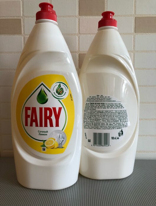 Фотография покупателя товара Средство для мытья посуды Fairy "Сочный лимон", 900 мл - Фото 2