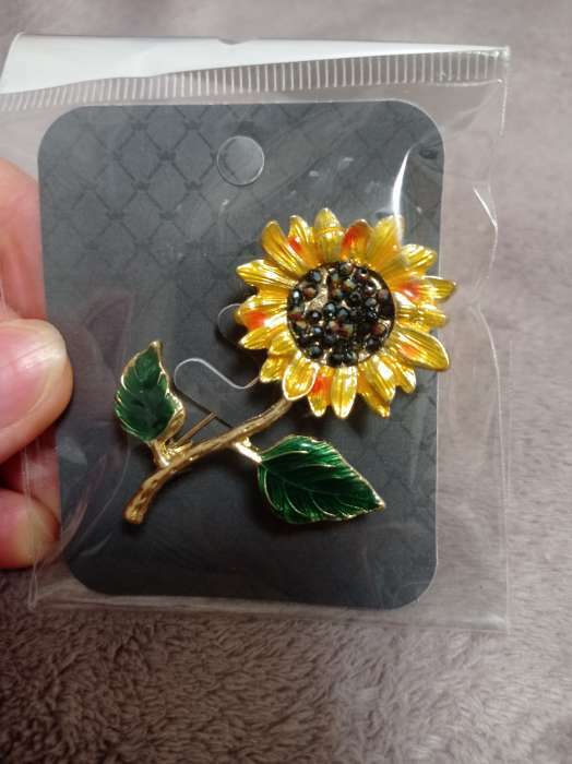 Фотография покупателя товара Брошь «Цветок подсолнуха» на стебле, цветная в золоте - Фото 1