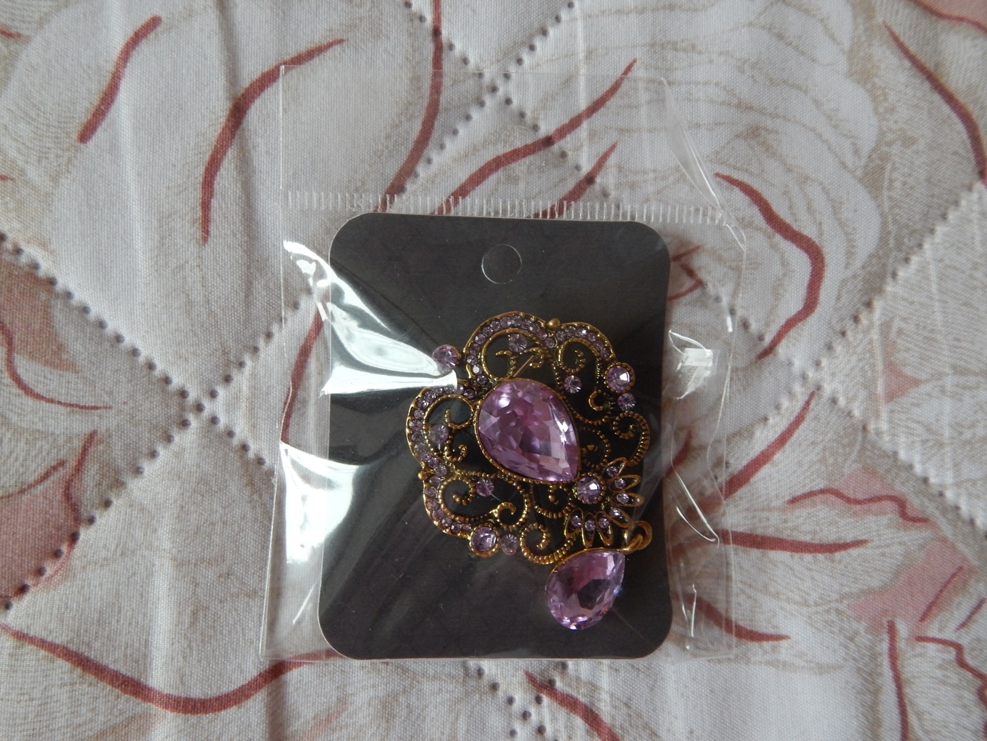 Фотография покупателя товара Брошь «Императрица» изящность, цвет фиолетовый в чернёном золоте - Фото 3