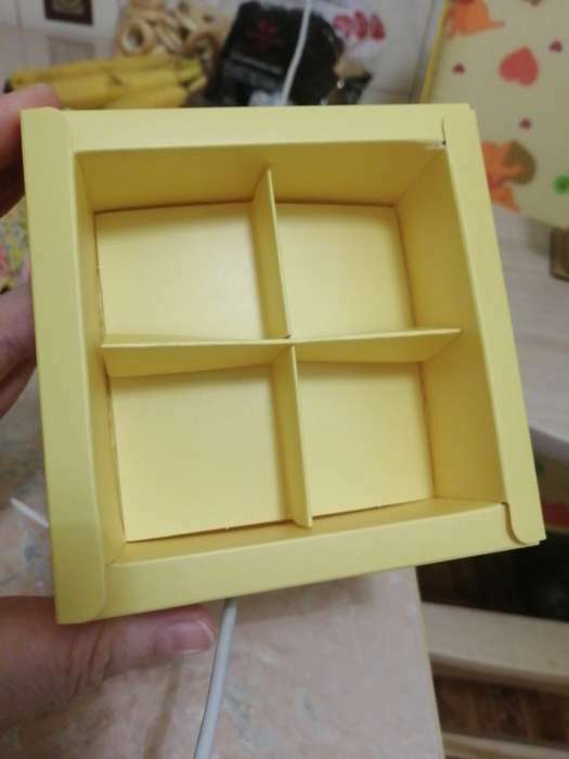 Фотография покупателя товара Коробка для конфет, кондитерская упаковка, 4 ячейки, «Цветы», 10.5 х 10.5 х 3.5 см - Фото 12