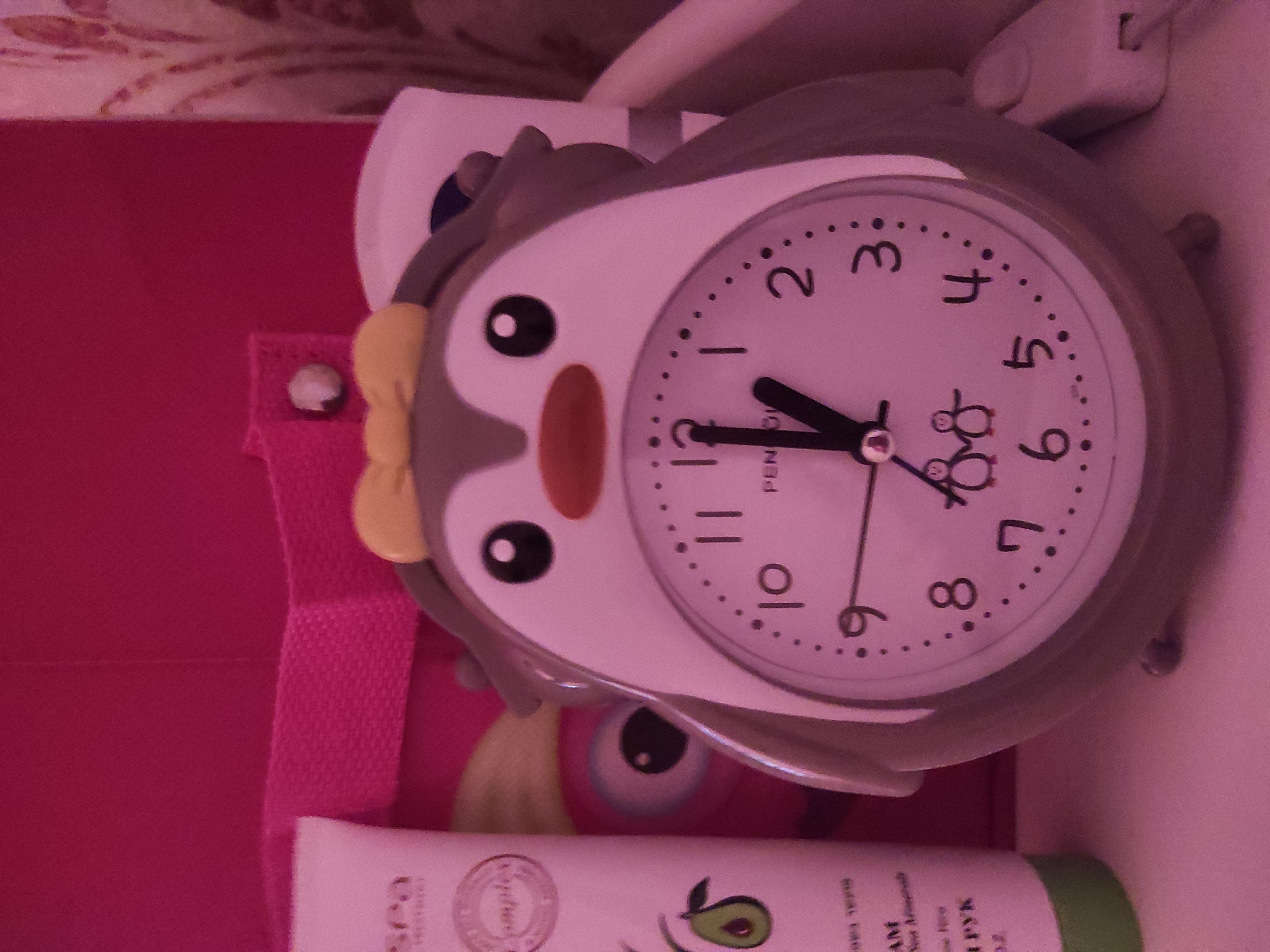 Фотография покупателя товара Часы - будильник настольные "Пингвин", дискретный ход, циферблат d-9 см, 15.5 x 13 см, АА - Фото 1