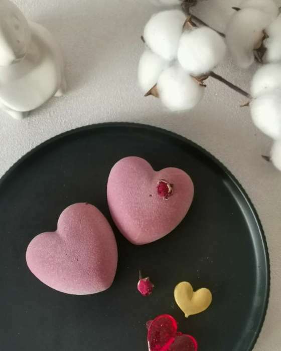 Фотография покупателя товара Форма для муссовых десертов и выпечки KONFINETTA «Сердца», 30×17,5×3 см, 8 ячеек (6,2×6 см), цвет белый