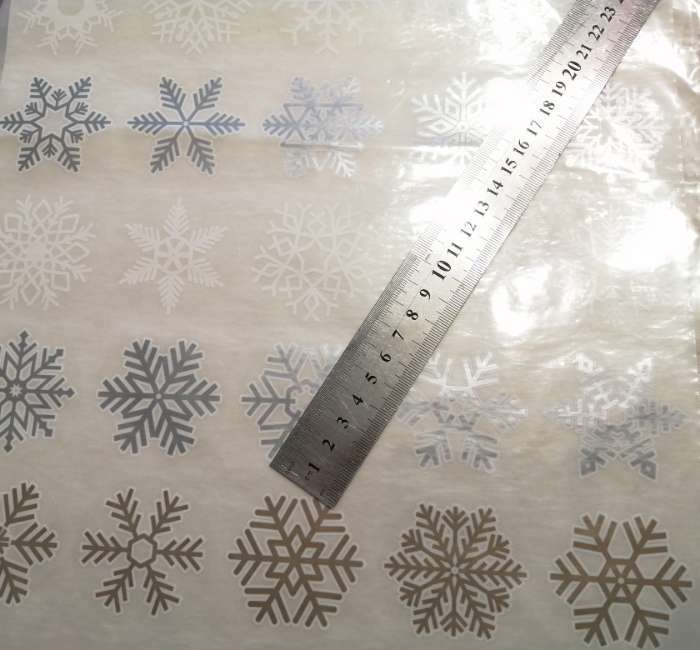 Фотография покупателя товара Наклейки интерьерные новогодние "Снежинки", (набор 25 шт), белые, золото, серебро, 4х4 см - Фото 21