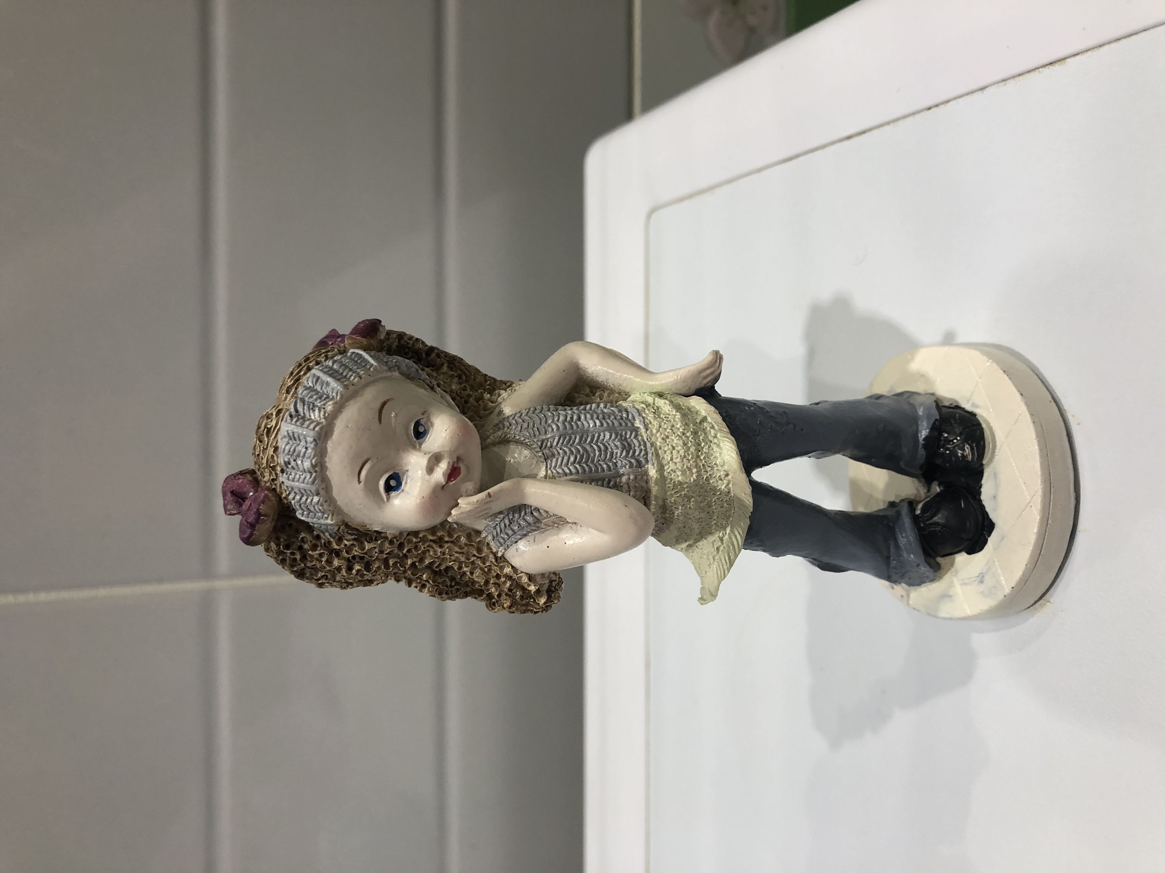 Фотография покупателя товара Фигурка полистоун «Девочка модница», 13×5.5×4 см, МИКС - Фото 2