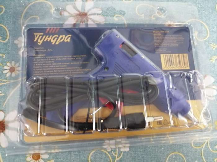 Фотография покупателя товара Клеевой пистолет ТУНДРА, 20 Вт, 220 В, шнур 1.2 м, выключатель, индикатор, антикапля, 7 мм - Фото 9