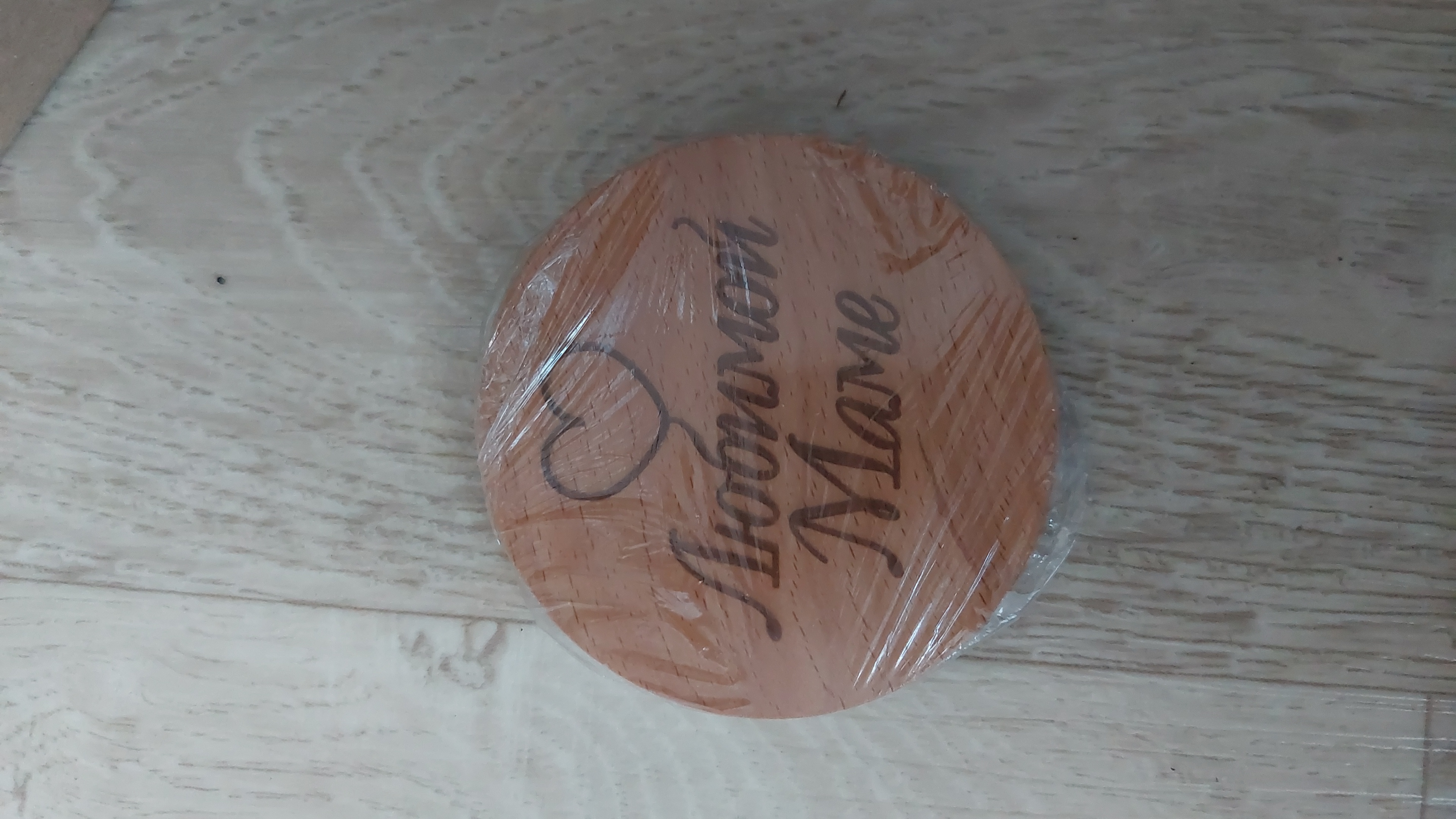 Фотография покупателя товара Крышка-подставка для кружки "Любимой маме", бук, d 80мм - Фото 1