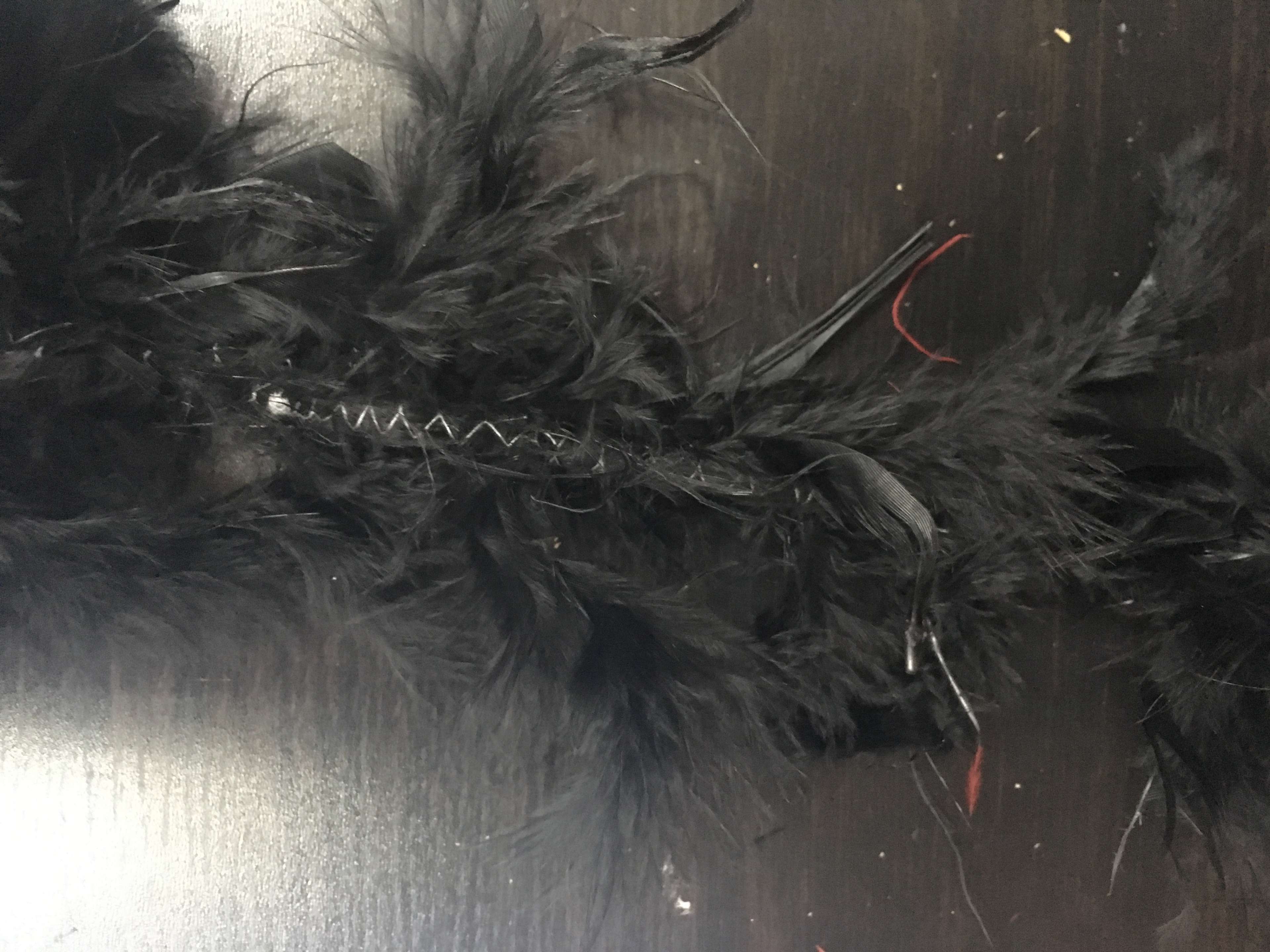 Фотография покупателя товара Карнавальный шарф-перо, 180 см, цвет чёрный - Фото 1