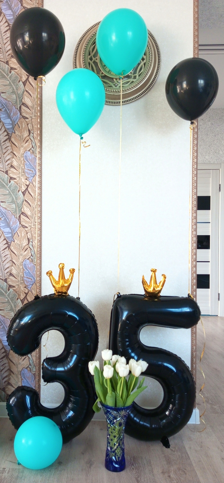 Фотография покупателя товара Шар фольгированный 40" «Цифра 3 с короной», цвет чёрный