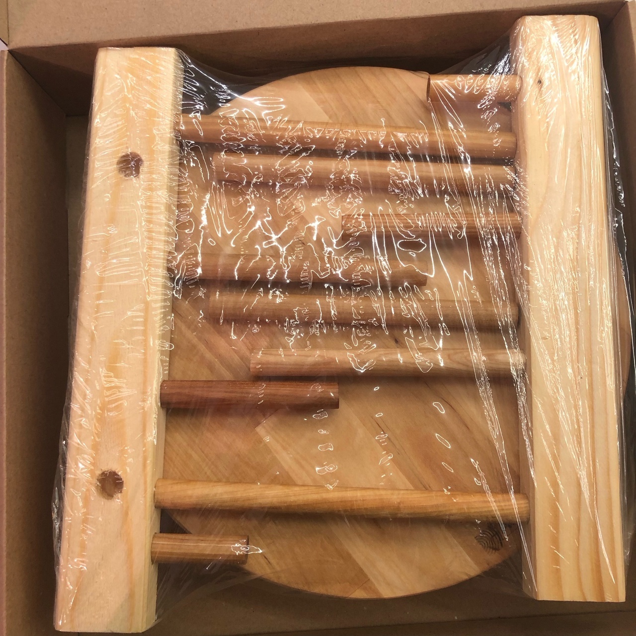 Фотография покупателя товара Подарочный набор деревянной посуды Adelica «Бари», доска разделочная d=25 см, блюдо для подачи d=24 см, менажница 3 секции d=20 см, подставка, берёза - Фото 1