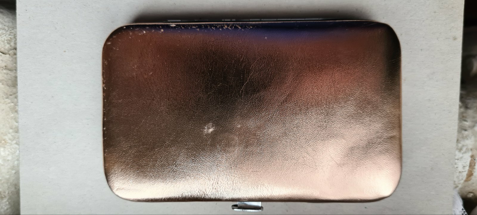 Фотография покупателя товара Набор маникюрный «Metallic», 8 предметов, в футляре, цвет бронзовый - Фото 4