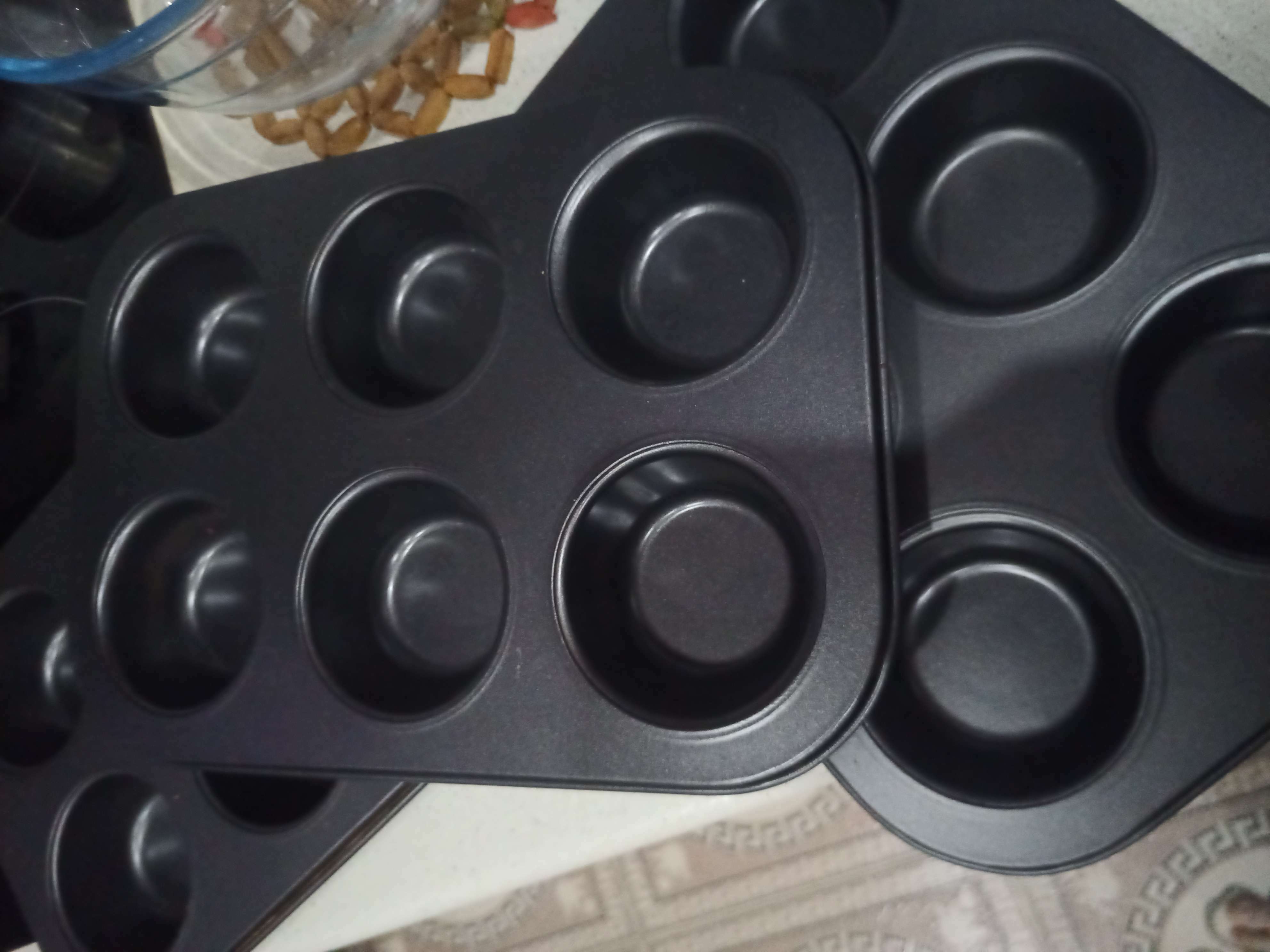 Фотография покупателя товара Форма для выпечки Доляна «Жаклин», 26×17×3 см, 6 ячеек, антипригарное покрытие, цвет чёрный - Фото 2