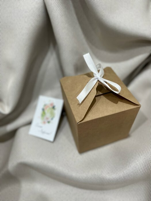 Фотография покупателя товара Коробка подарочная складная крафтовая, упаковка, 12 х 12 х 12 см - Фото 7