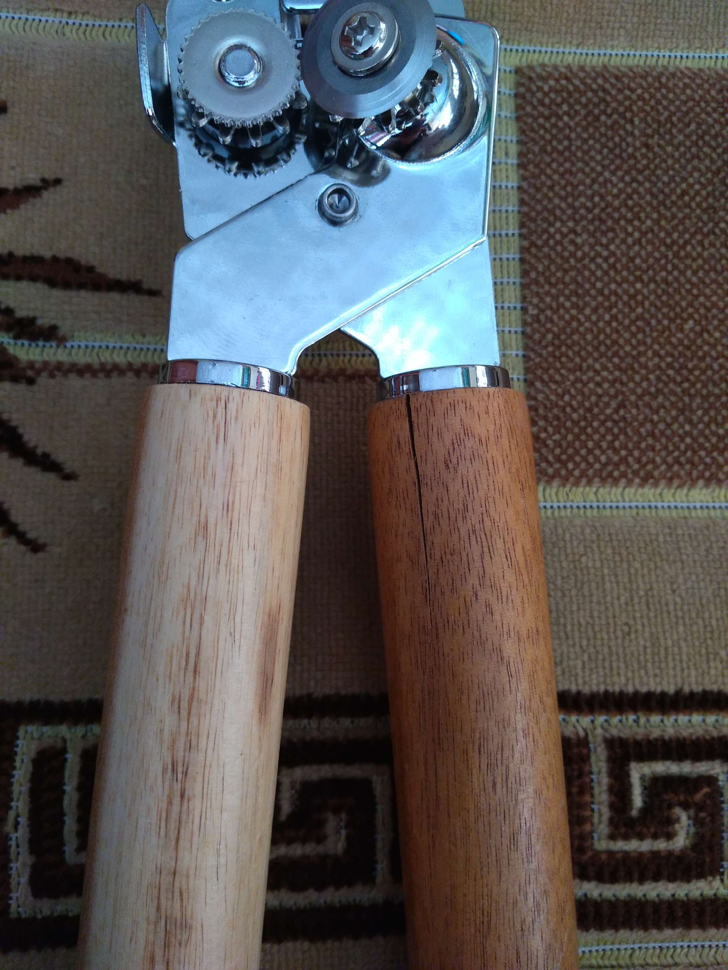 Фотография покупателя товара Нож консервный Доляна «Дорадо», 21 см, ручки из бразильской гевеи, цвет коричневый - Фото 1