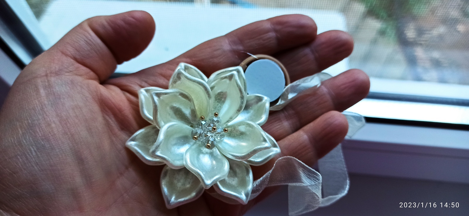 Фотография покупателя товара Подхват для штор, «Перламутровый цветок», d = 6,5 см, цвет молочный