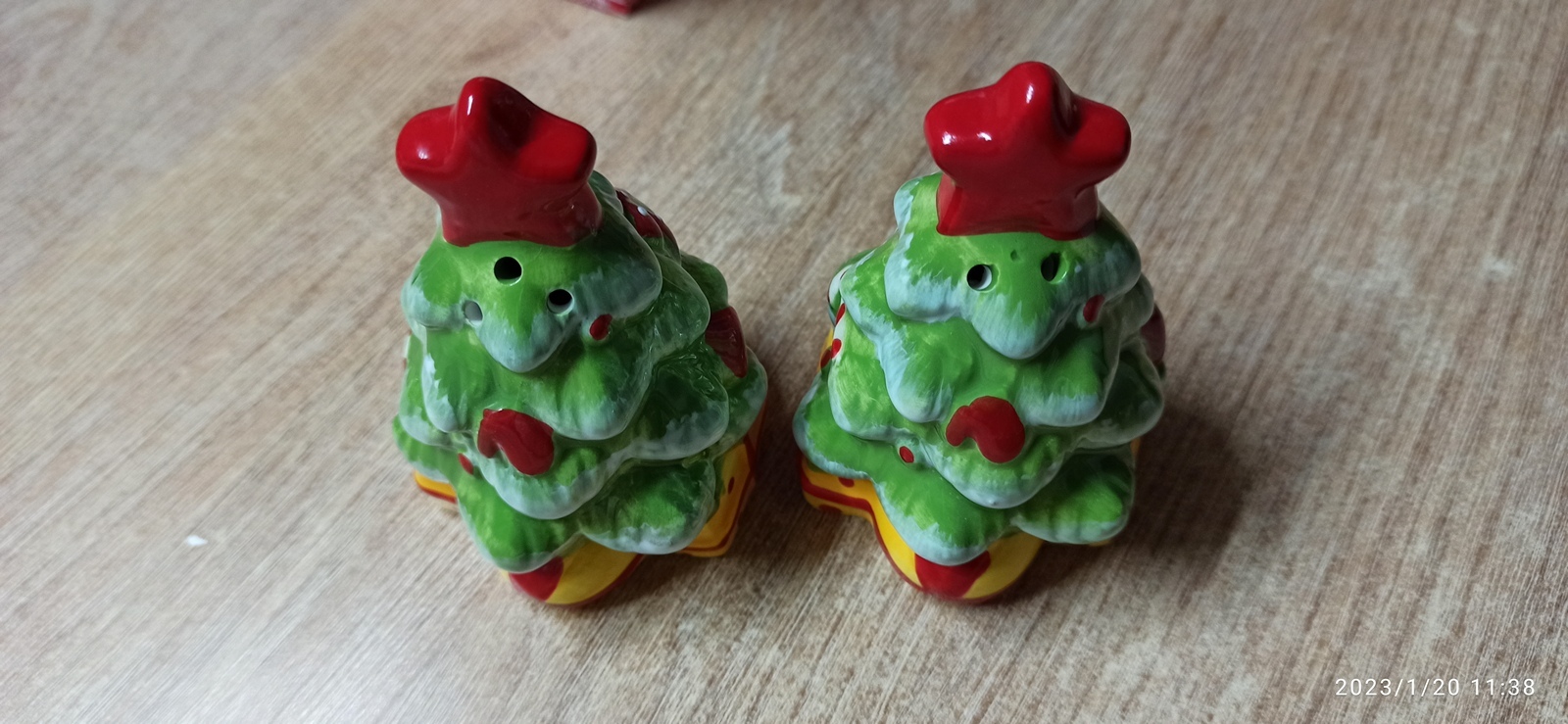 Фотография покупателя товара Набор для специй Доляна «Ёлочка», 2 шт: солонка, перечница, 6×5,5×8,5 см - Фото 3