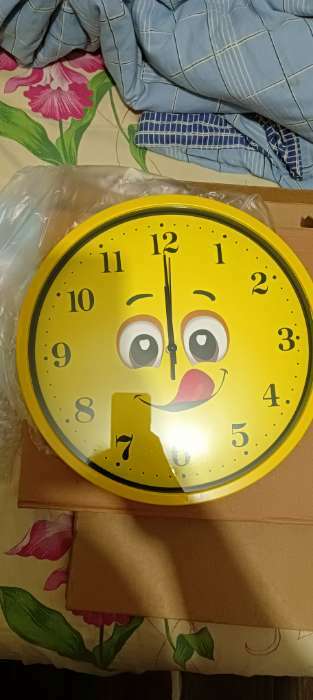 Фотография покупателя товара Детские настенные часы "Смайл", плавный ход, d-30 см - Фото 2