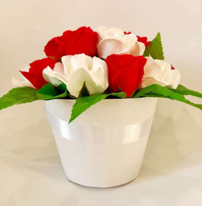 Фотография покупателя товара Переноска конус под цветы, белый 11,5 х 17 х 12 см - Фото 4