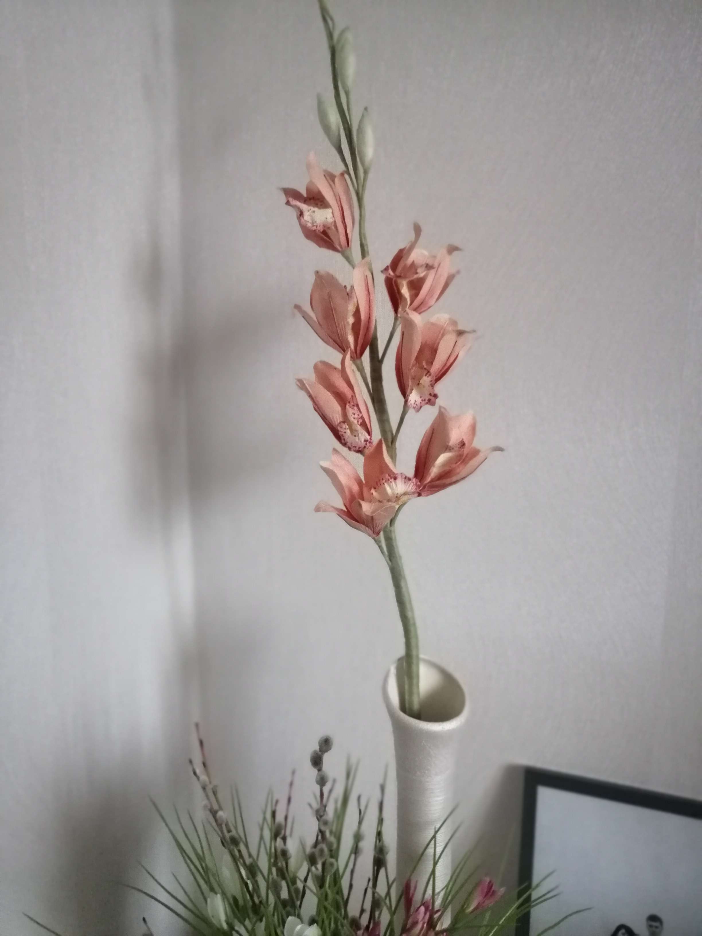 Фотография покупателя товара Искусственный цветок "Орхидея цимбидиум" пудра 105 см - Фото 1