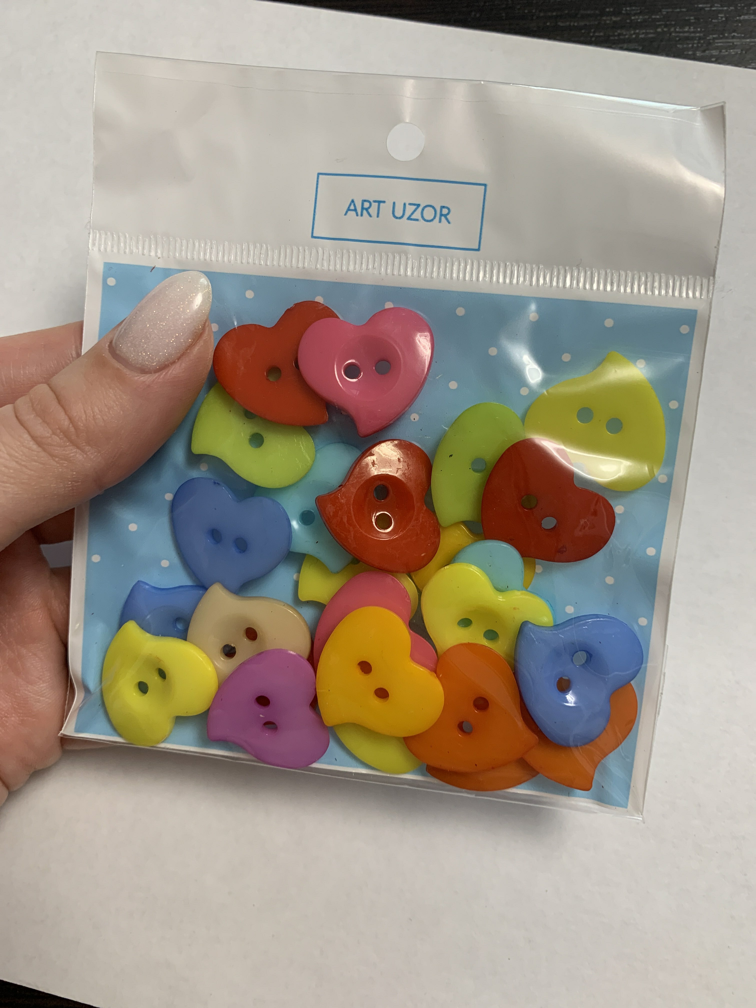 Фотография покупателя товара Набор пуговиц декоративные пластик "Сердечки цветные" (набор 24 шт)  2,2х2,2 см