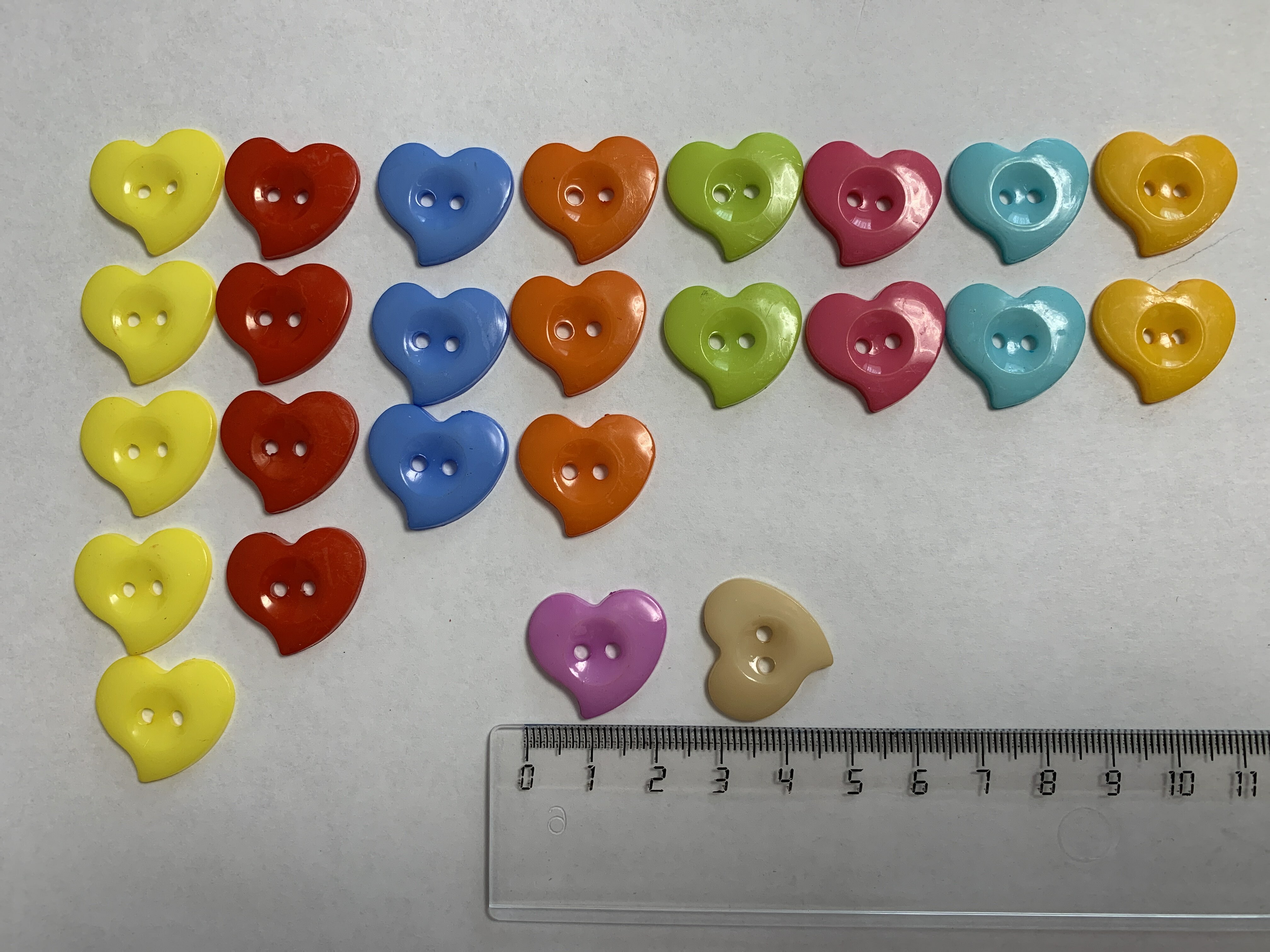Фотография покупателя товара Набор пуговиц декоративные пластик "Сердечки цветные" (набор 24 шт)  2,2х2,2 см - Фото 2