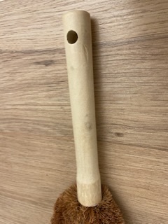 Фотография покупателя товара Щётка для чистки посуды Доляна, 8×4,5×23 см, щетина кокос, деревянная ручка - Фото 18