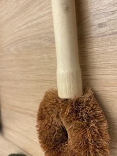 Фотография покупателя товара Щётка для чистки посуды Доляна, 8×4,5×23 см, щетина кокос, деревянная ручка - Фото 17