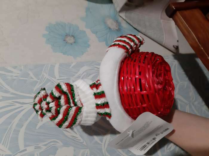 Фотография покупателя товара Конфетница «Снеговичок в полосатой шапочке», вместимость 200 г - Фото 2