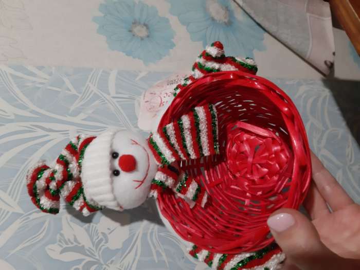 Фотография покупателя товара Конфетница «Снеговичок», полосатая шапочка, вместимость 500 г - Фото 3