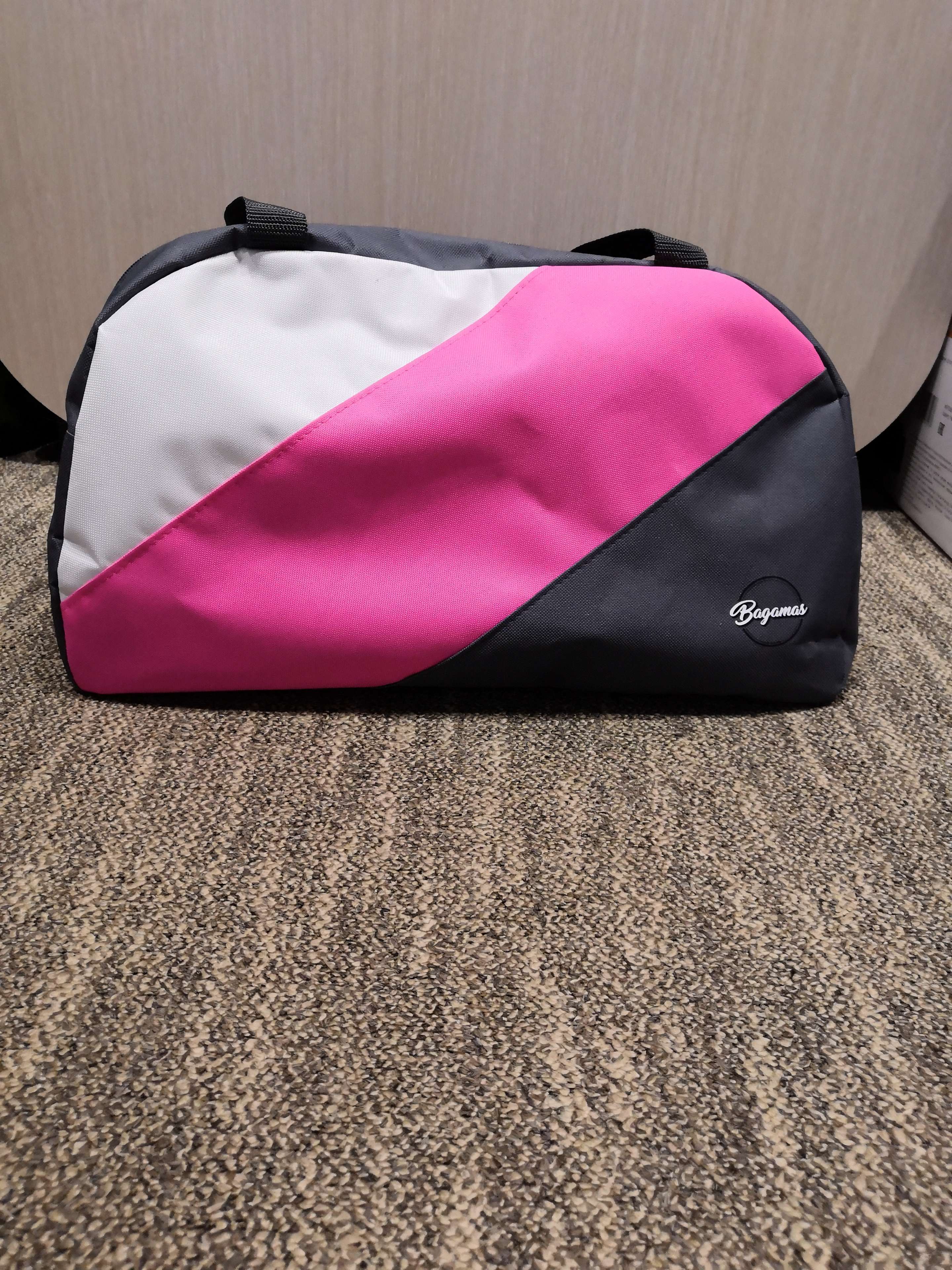 Фотография покупателя товара Сумка спортивная на молнии с подкладкой, наружный карман, цвет серый/розовый/белый