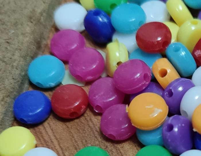 Фотография покупателя товара Бусины для творчества пластик "Цветные кругляшки" набор 20 гр 0,3х0,5х0,5 см - Фото 4