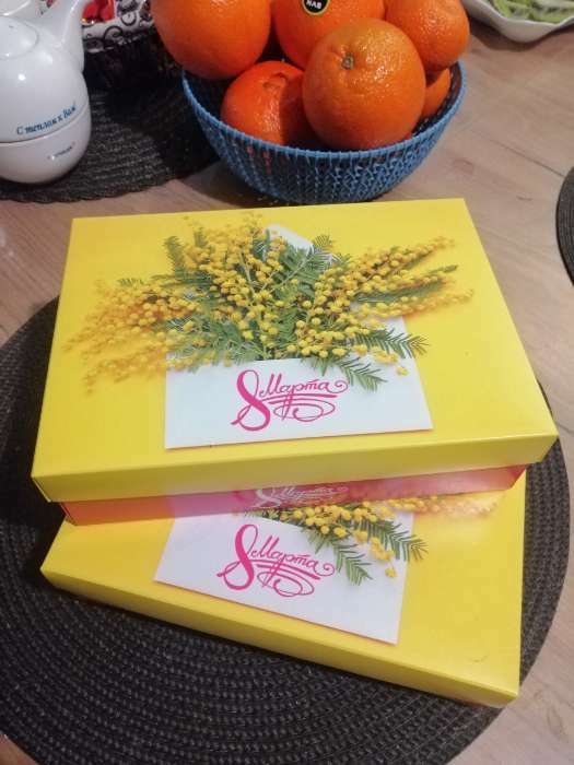 Фотография покупателя товара Подарочная коробка «8 марта, мимозы», 21×15×5.7 см - Фото 3