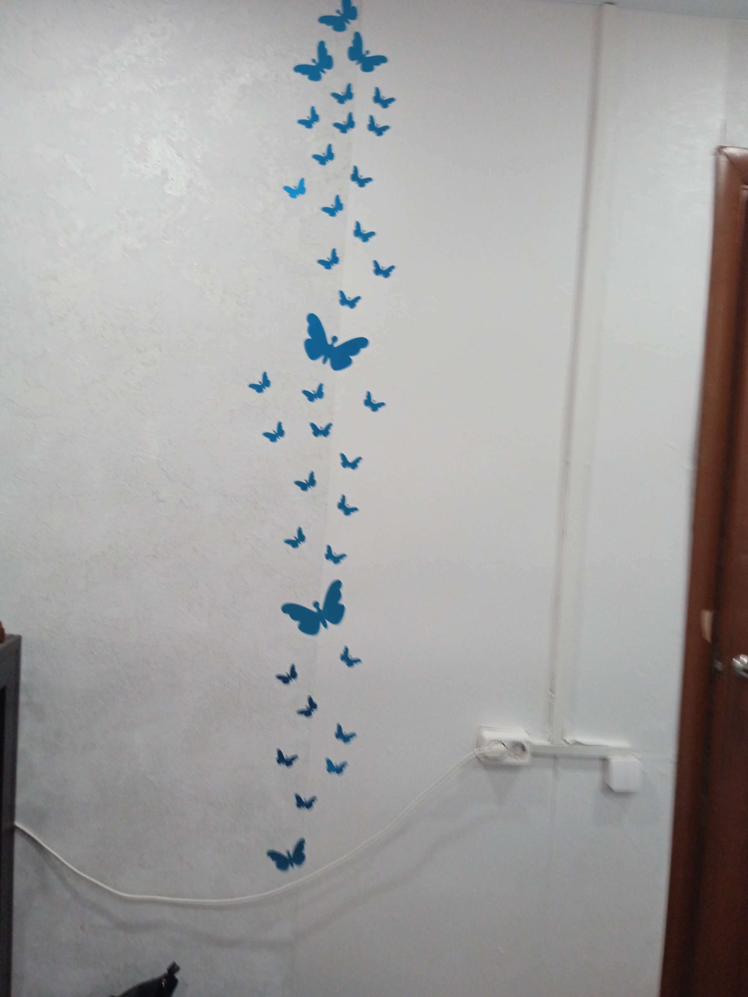 Фотография покупателя товара Наклейки интерьерные "Бабочки", зеркальные, декор на стену, набор 36 шт - Фото 3