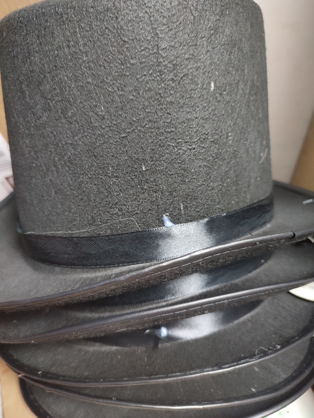 Фотография покупателя товара Карнавальная шляпа «Цилиндр», р-р. 56-58, цвет чёрный - Фото 6