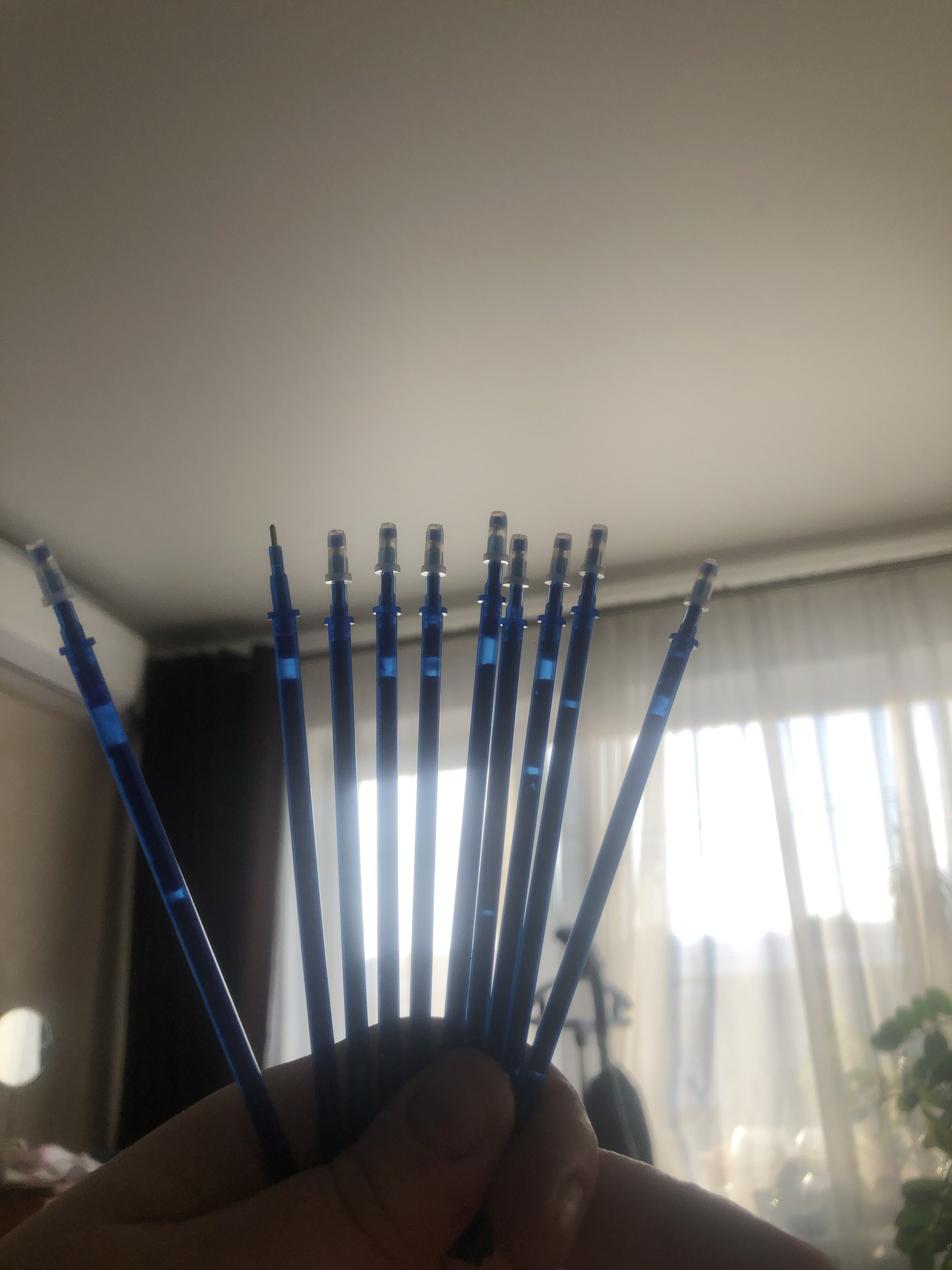 Фотография покупателя товара Набор ручка гелевая со стираемыми чернилами, пишущий узел 0.5 мм, чернила синие+9 синих стержней - Фото 68