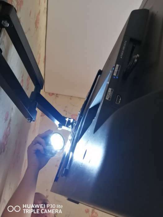 Фотография покупателя товара УЦЕНКА Кронштейн Luazon для ТВ, наклонный, поворотный, от стены 80-550 мм, 14-55" - Фото 5