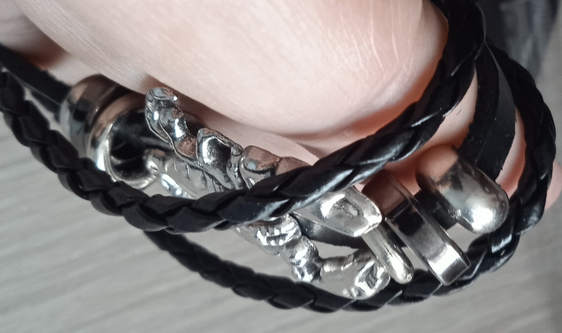 Фотография покупателя товара Браслет унисекс «Стиль» скорпион, цвет чёрный с чернёным серебром, 20 см - Фото 2