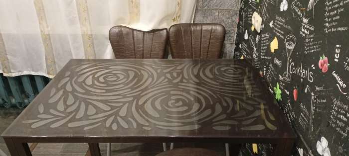 Фотография покупателя товара Обеденный стол «Роза», 1075 × 700 × 765 мм, металл чёрный, стекло, рисунок роза чёрная - Фото 2