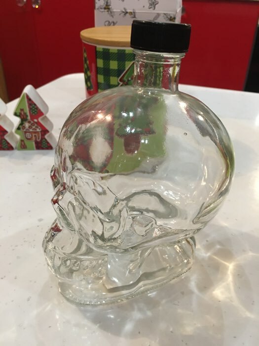 Фотография покупателя товара Бутылка стеклянная «Череп», 740 мл, цвет прозрачный - Фото 1