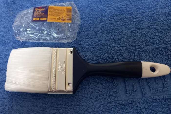 Фотография покупателя товара Кисть плоская ТУНДРА, искусственная щетина, пластиковая рукоятка, 2.5", 63 мм