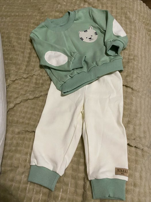 Фотография покупателя товара Костюм детский (свитшот, брюки) MINAKU, цвет зелёный/экрю, рост 74-80 см