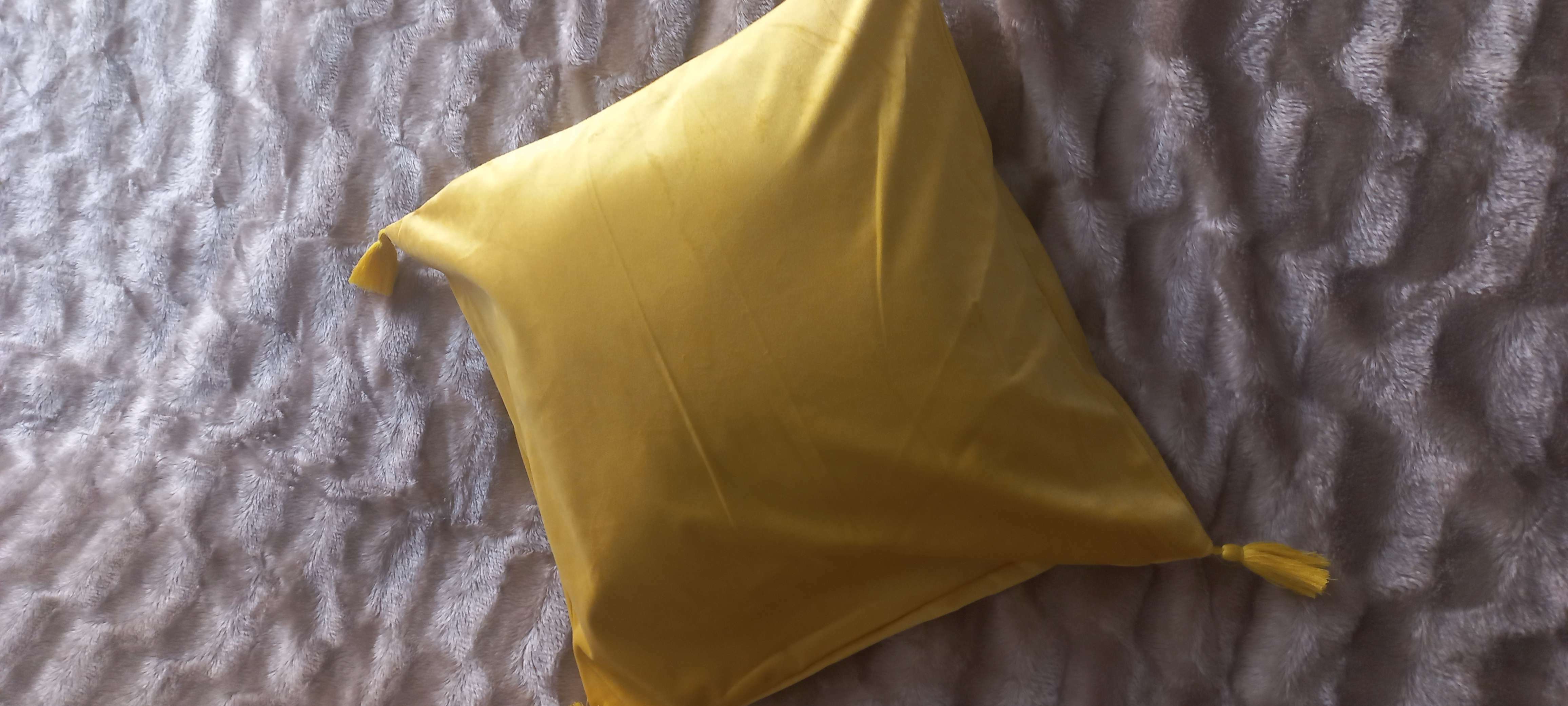 Фотография покупателя товара Наволочка декоративная с кисточками Этель цвет жёлтый, 45х45 см, полиэстер, велюр - Фото 3