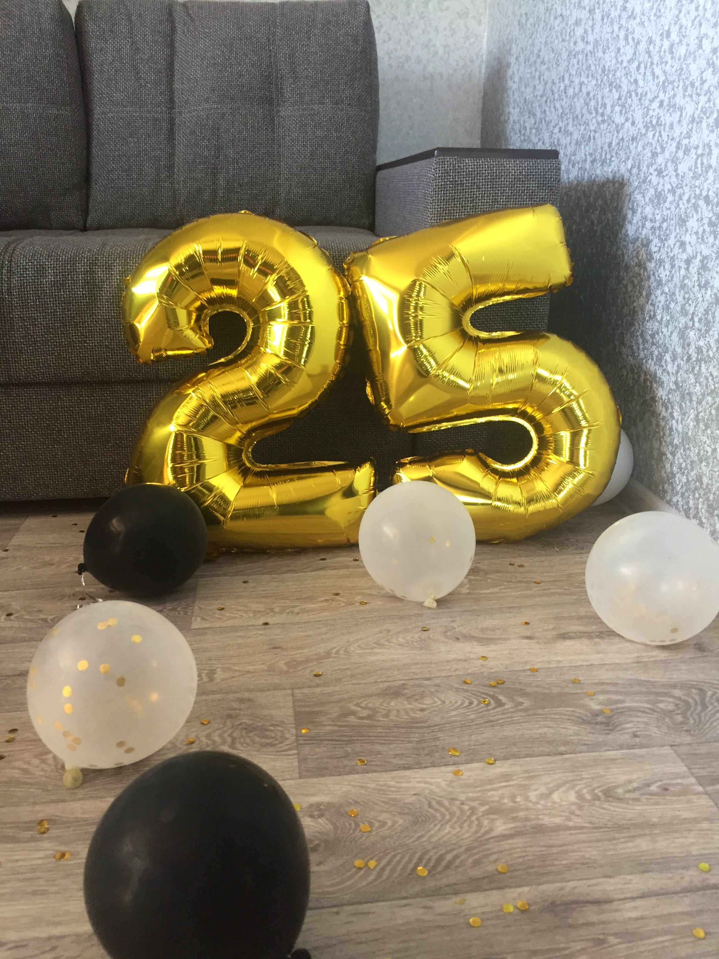 Фотография покупателя товара Фонтан из шаров «25 лет», с конфетти, латекс, фольга, 11 шт. - Фото 3