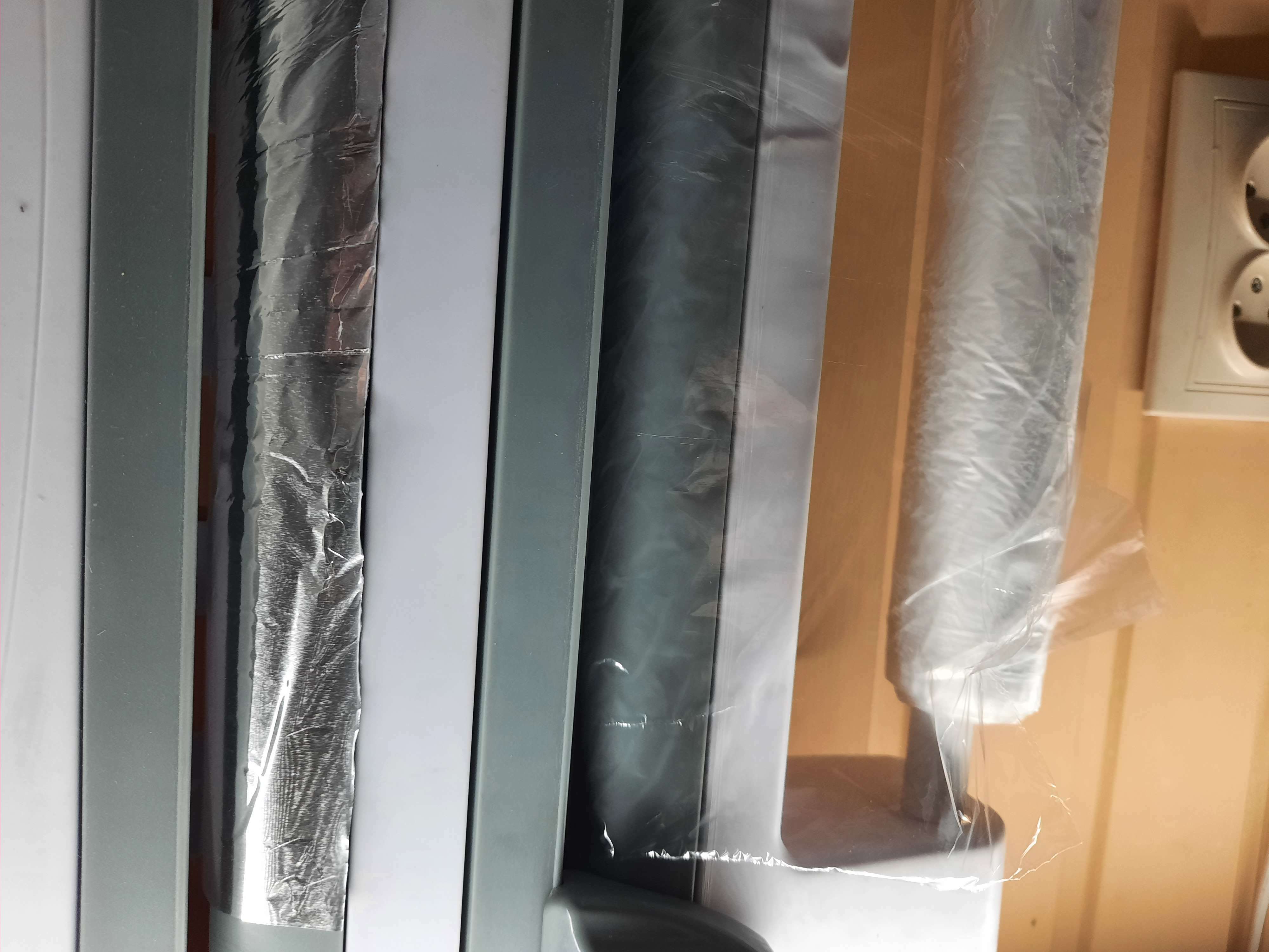 Фотография покупателя товара Плёнка пищевая Доляна, 30 см × 100 м, 8 мкм, цвет белый
