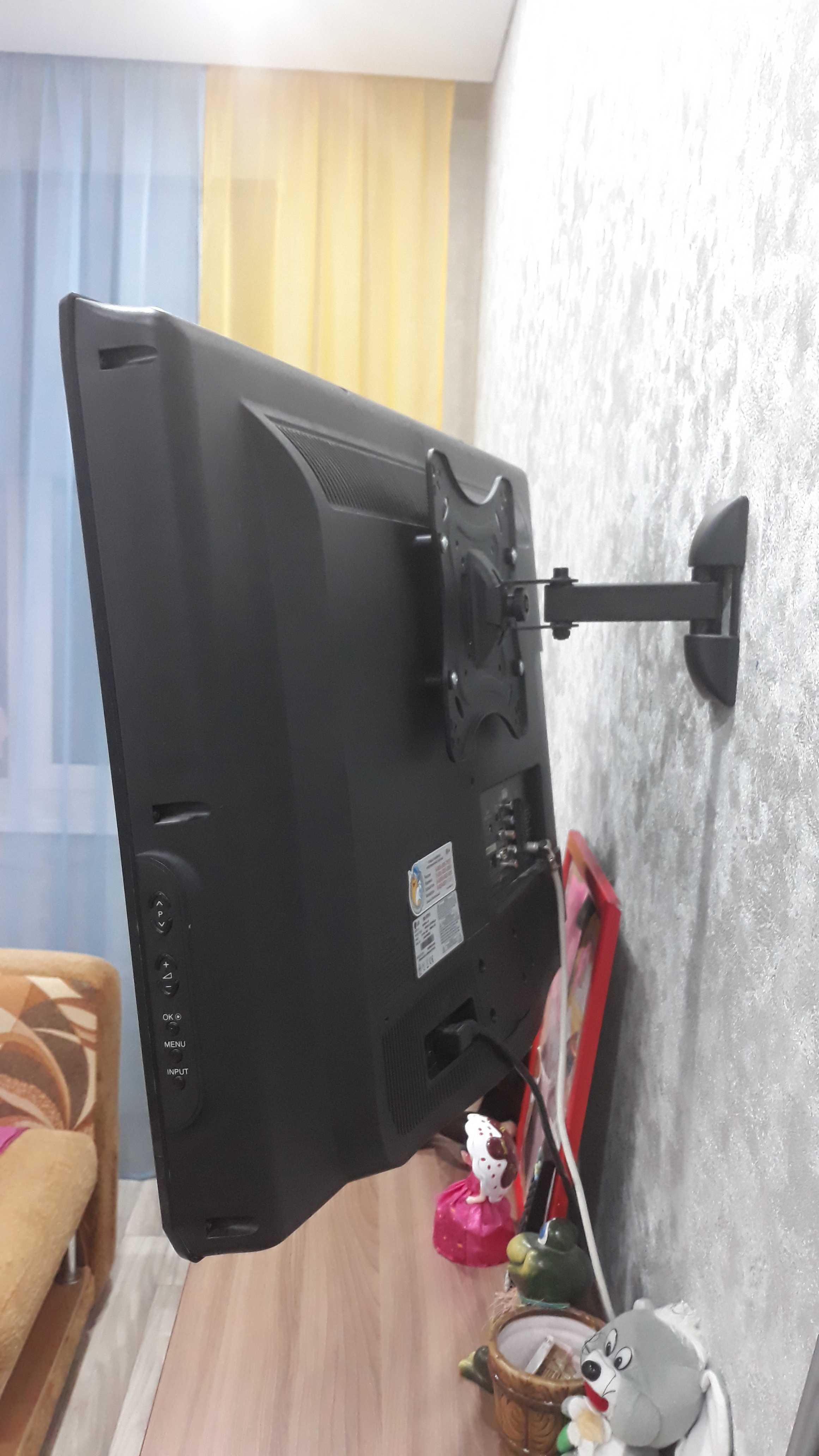 Фотография покупателя товара Кронштейн Ultramounts UM868, для ТВ, наклонно-поворотный, 23-55", 88-201 мм от стены, черный - Фото 1