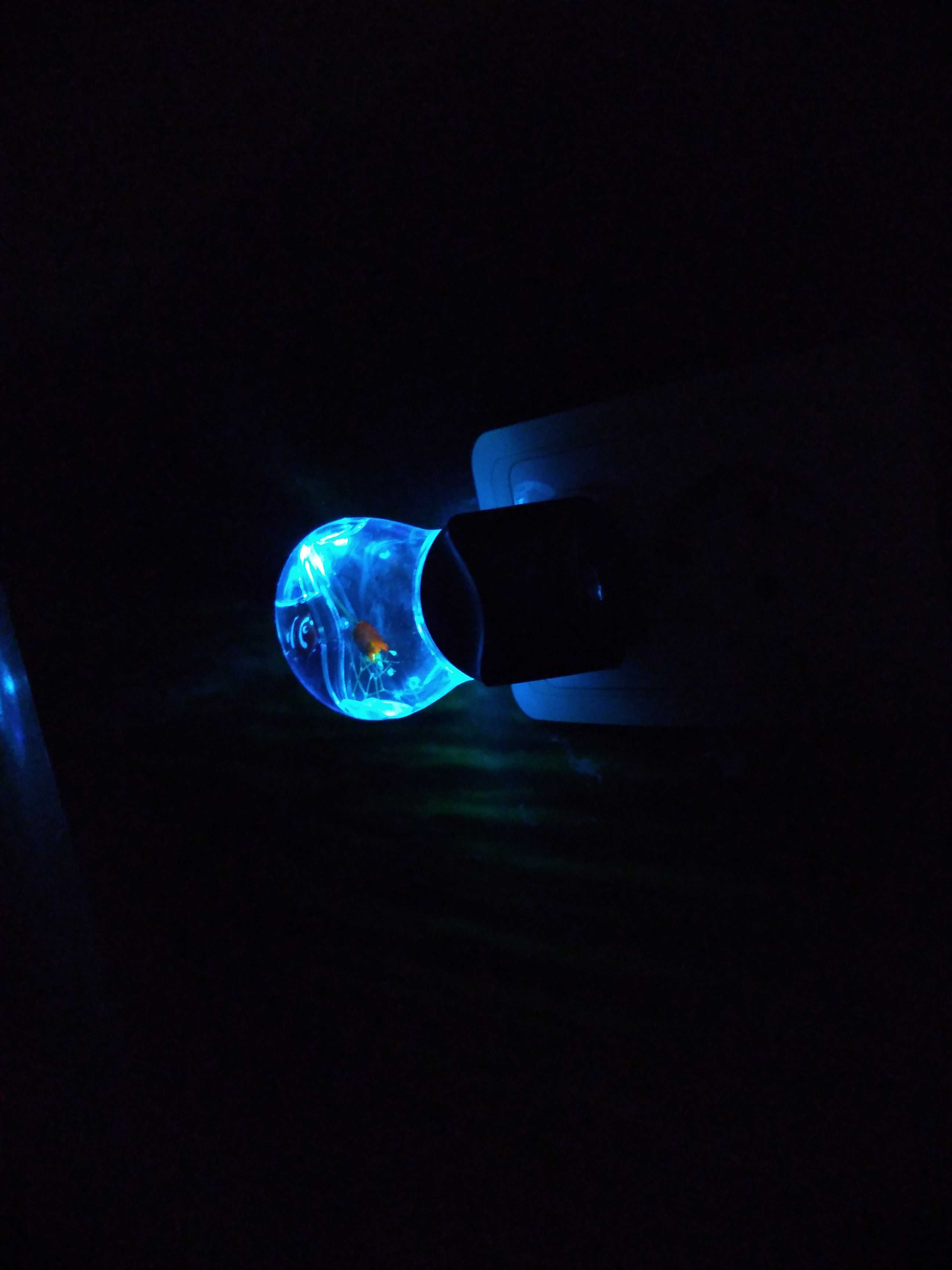 Фотография покупателя товара Ночник "Кроха" 0,3W (датчик освещенности) LED серебро/голубой - Фото 1