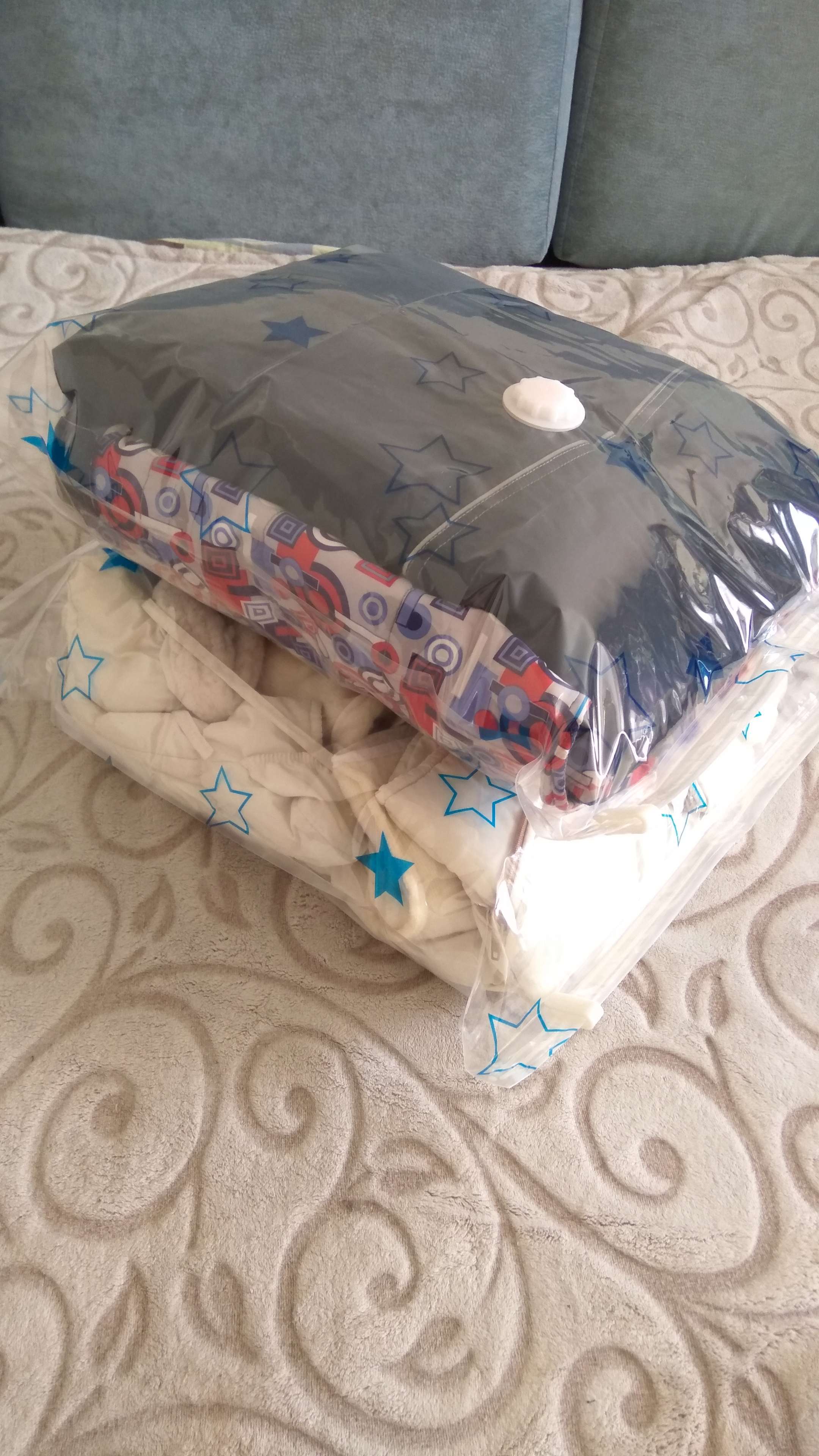 Фотография покупателя товара Вакуумный пакет для хранения вещей Доляна, 50×60 см, с рисунком, МИКС - Фото 23