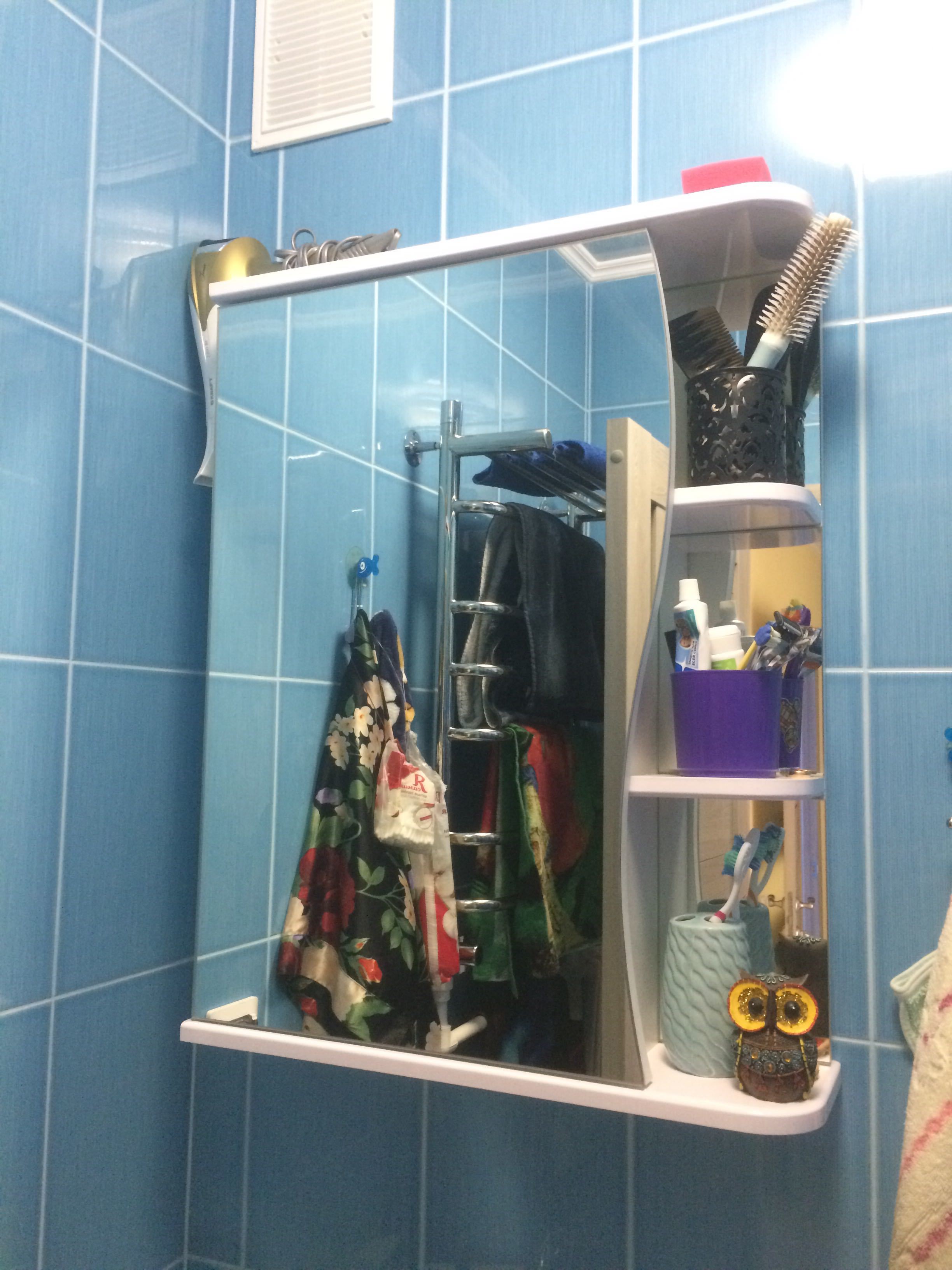 Фотография покупателя товара Зеркало-шкаф для ванной комнаты "Тура 5501", с тремя полками, 55 х 15,4 х 70 см - Фото 43