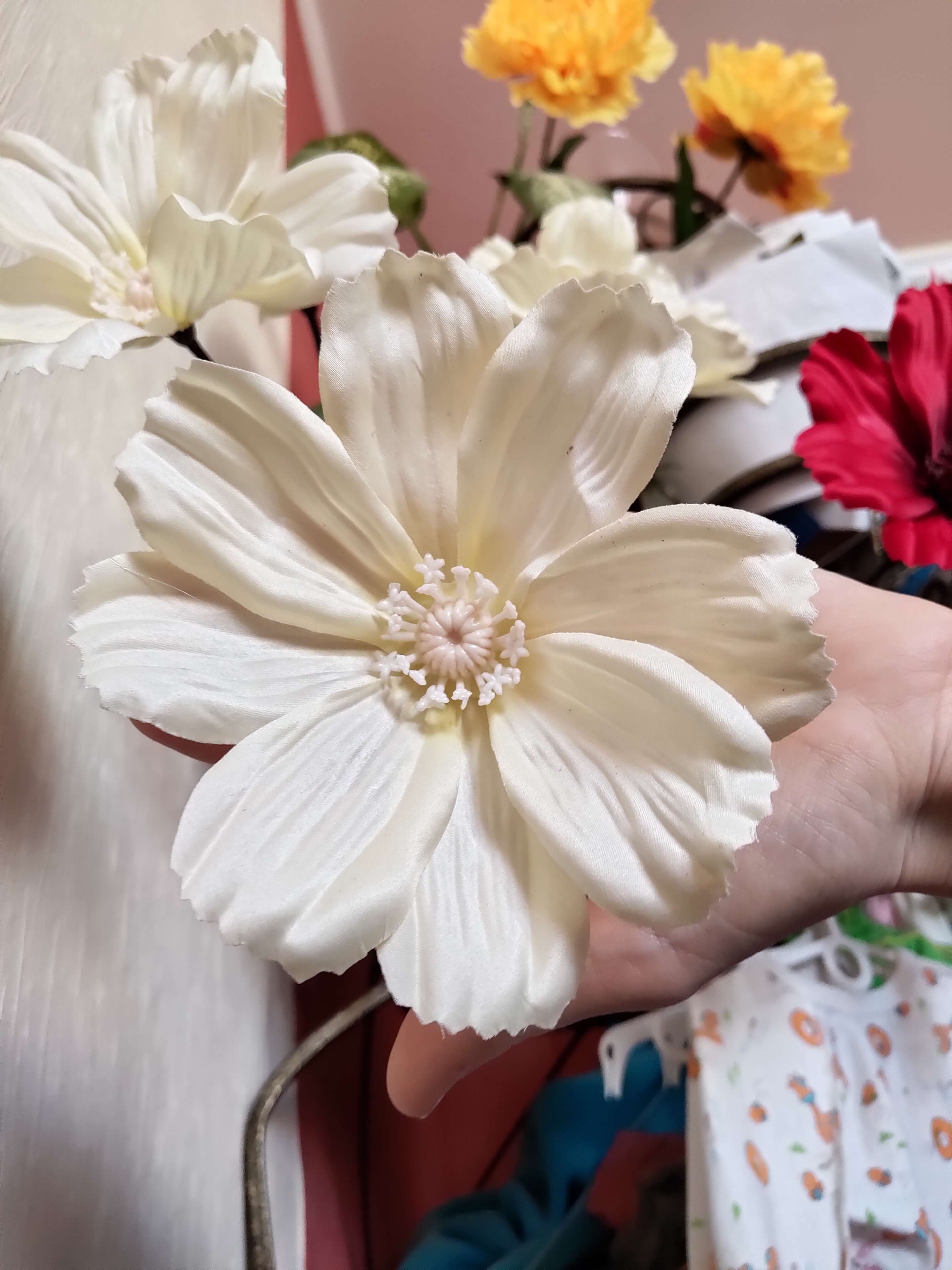 Фотография покупателя товара Цветы искусственные ромашка 105 см Гацания бордовая - Фото 5