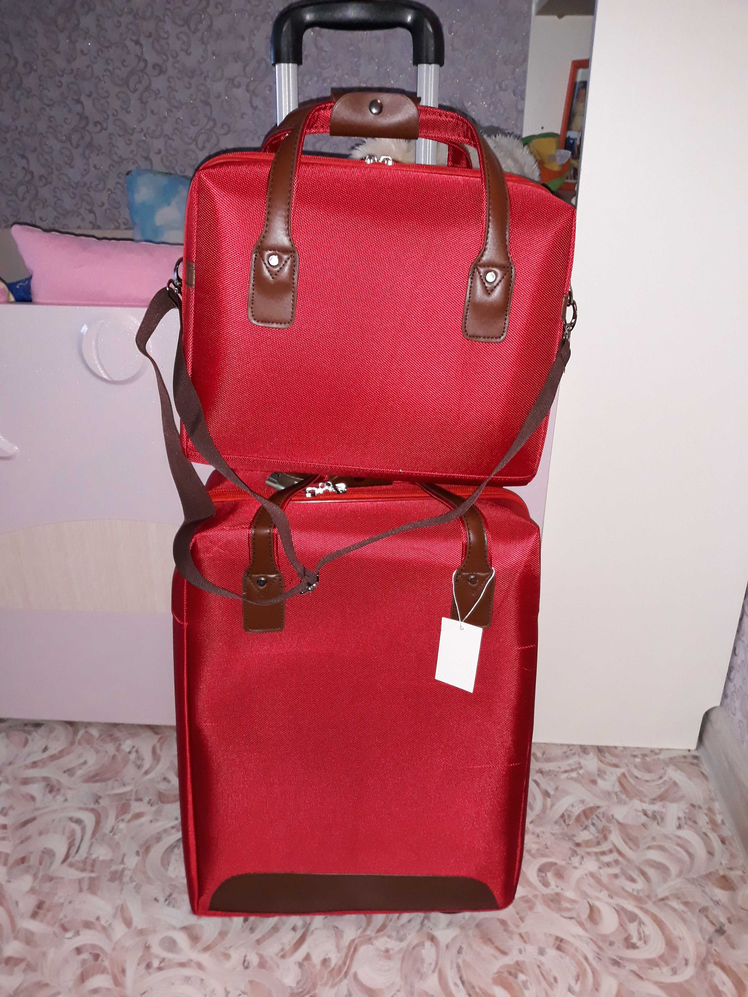 Фотография покупателя товара Чемодан 20" с сумкой, отдел на молнии, кодовый замок, 2 колеса, цвет бордовый - Фото 1