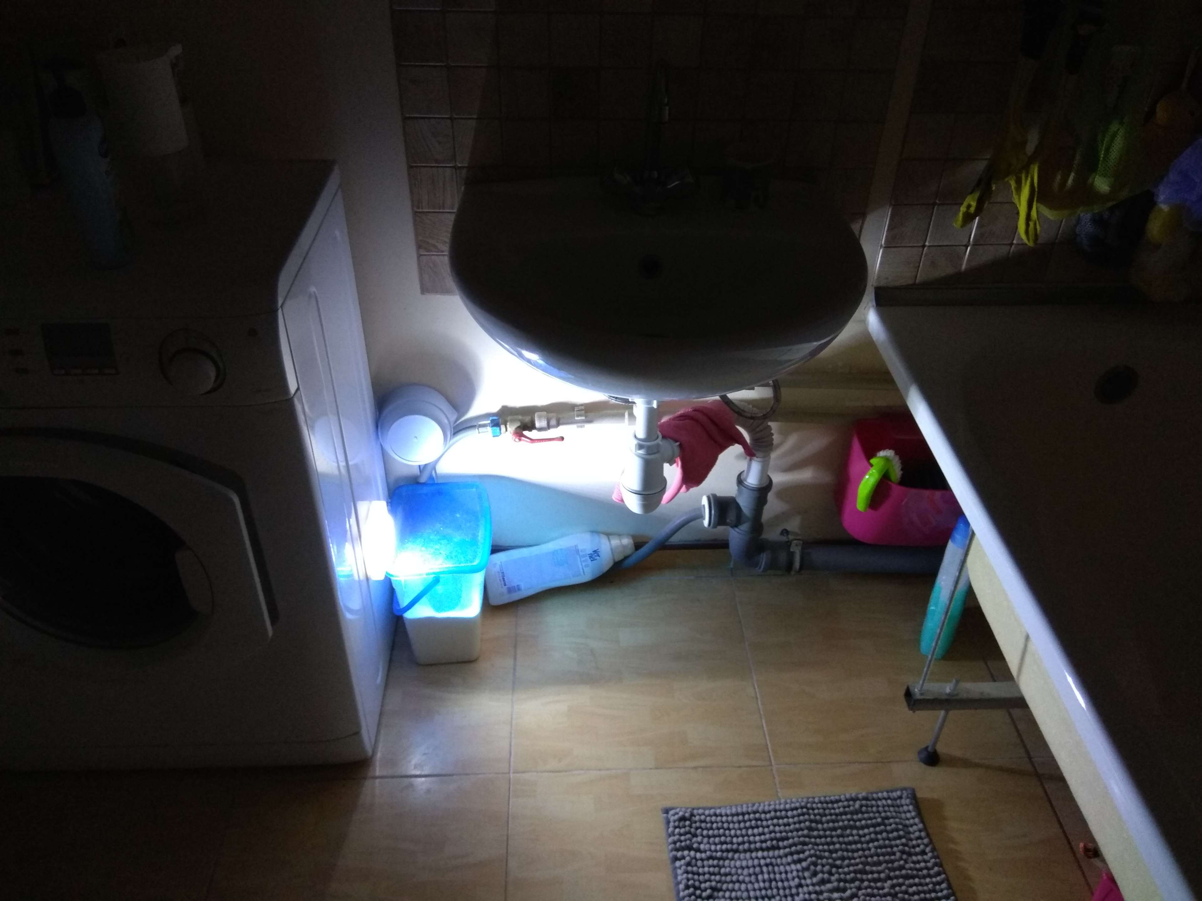 Фотография покупателя товара Ночник пластик "Подкова цветная" LED 4ААА МИКС  9х2,5х9 - Фото 2